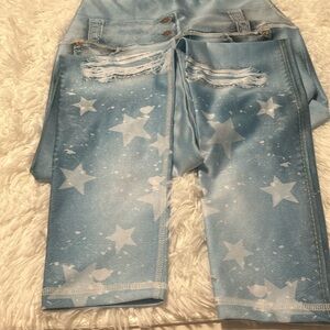 Mario sport by Carolina Patiño Colombian style light blue OS